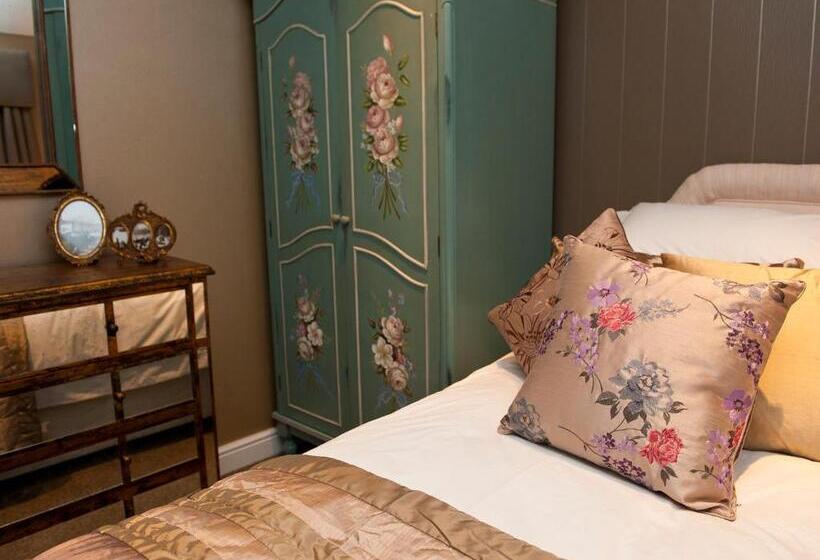3间卧室的房子, Five Star Stays