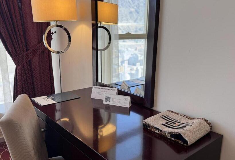Quarto Triplo Deluxe, Al Rayyan Makiya Towers Hotel 1