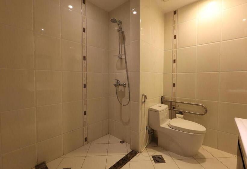 חדר אקונומי לארבעה, Al Rayyan Makiya Towers Hotel 1
