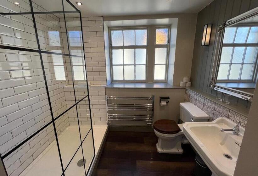 Четырехместный Номер Deluxe, The Punchbowl Inn