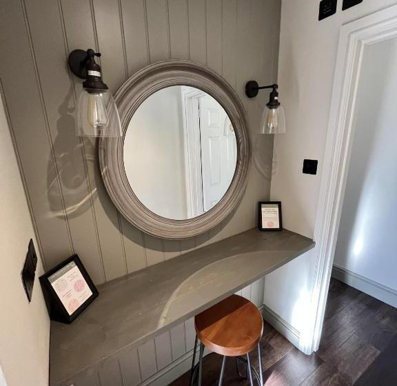 Четырехместный Номер Deluxe, The Punchbowl Inn