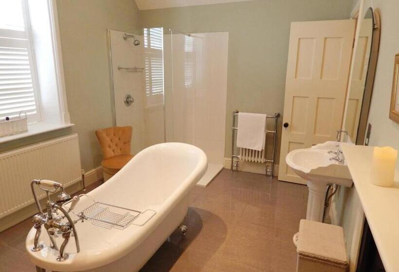 Номер Стандарт, Westgate Manor