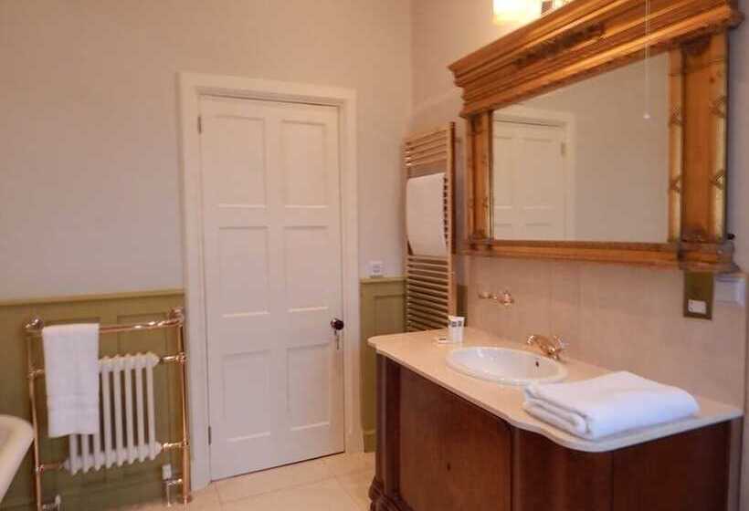 Номер Стандарт, Westgate Manor