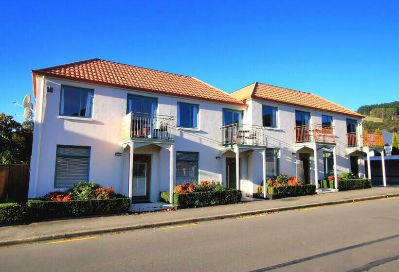 침실 2개 아파트, Les Troupes Apartments