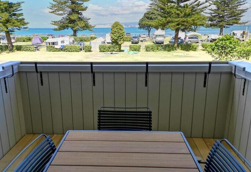 Апартаменты 2 Спальни, Waikanae Beach Ocean View Apartments