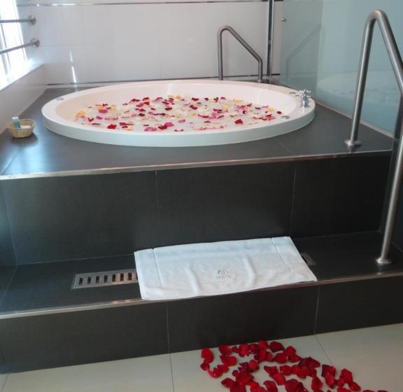 سوئیت پرزیدنت, Verona Hotel & Baños Turcos