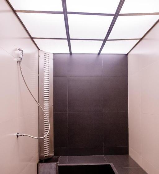 سوییت, Verona Hotel & Baños Turcos