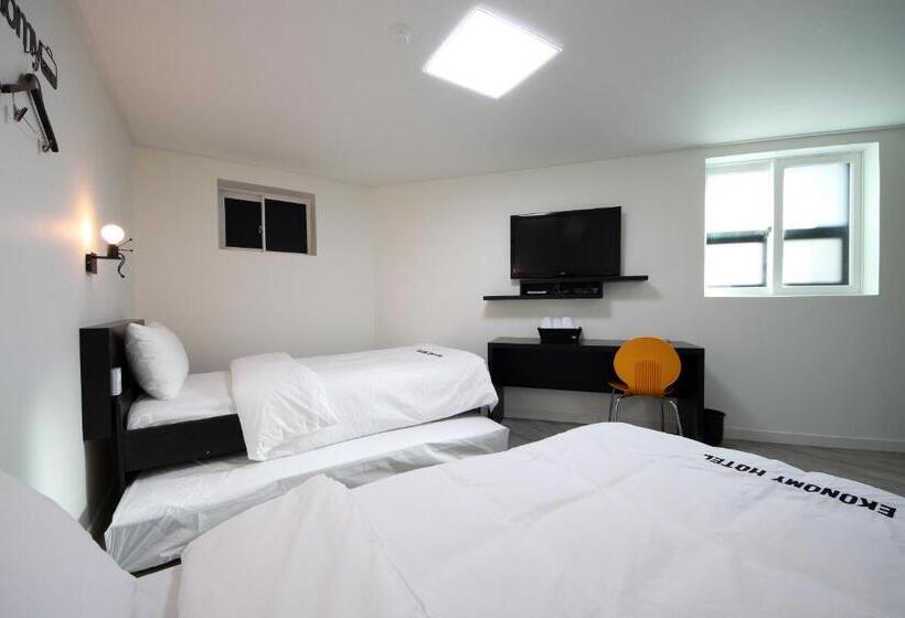 غرفة ديلوكس ثلاثية, Ekonomy Hotel Incheon