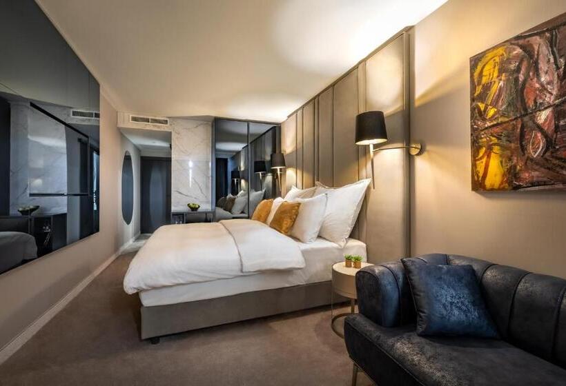 اتاق پرمیوم با چشم‌انداز دریا, Grand Hotel Adriatic
