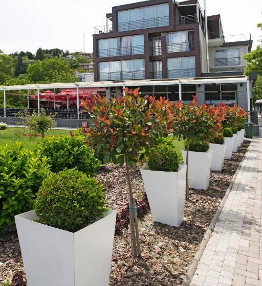 اتاق استاندارد سه نفره, Romantique Plaza Dojran