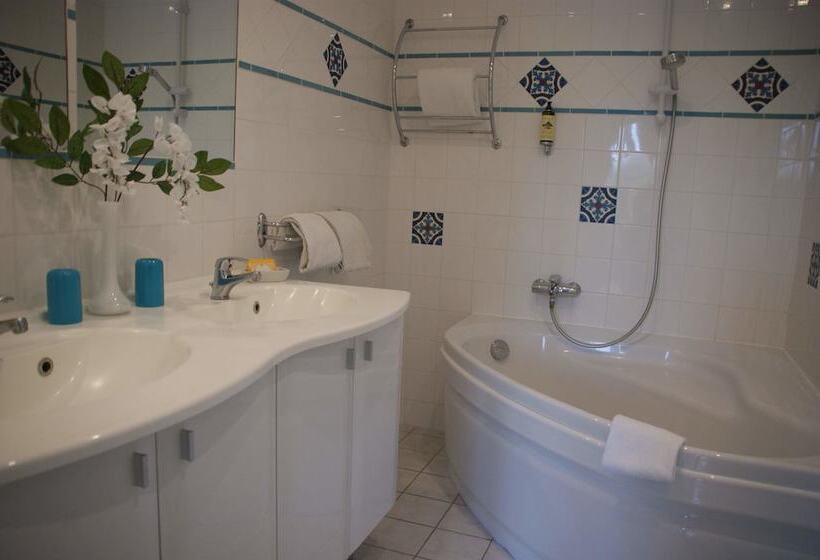 اتاق استاندارد, Gabriel Hotel Chinon