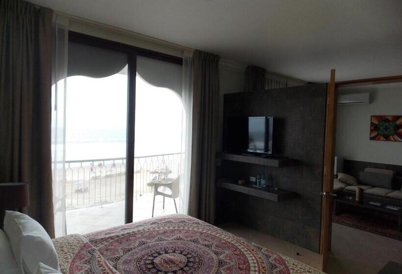 프레지덴셜 스위트, Dharma Beach