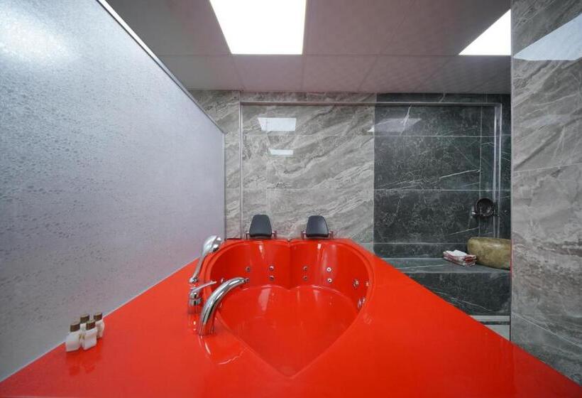 스위트 킹사이즈 침대, Goreme Cave Rooms&spa