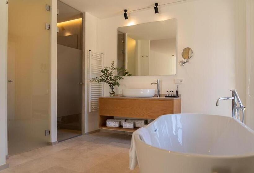 Полулюкс, Nema Boutique Hotel & Spa