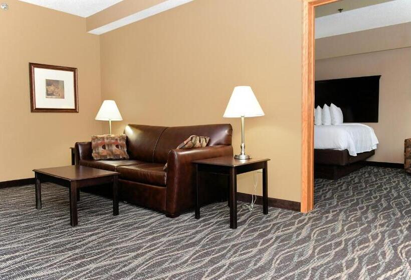 Люкс Семейный 2 Спальни, Cobblestone Inn & Suites   Denison | Majestic Hills