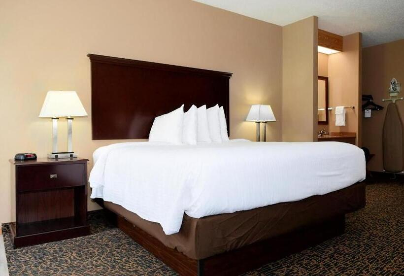 Люкс Кровать Кинг, Cobblestone Inn & Suites   Denison | Majestic Hills