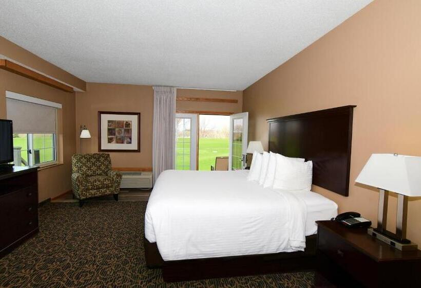 Люкс Кровать Кинг, Cobblestone Inn & Suites   Denison | Majestic Hills