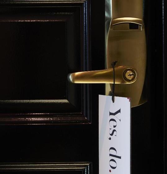 标准间, The Dean Hotel, An Ash