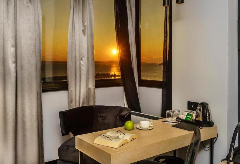 Номер Deluxe Вид на Море, The View Luxury Rooms