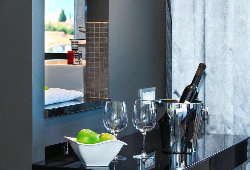 Номер Superior Вид на Город, The View Luxury Rooms