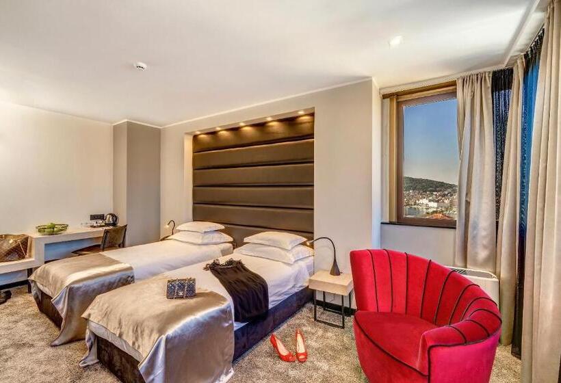 Номер Superior Боковой Вид на Море, The View Luxury Rooms