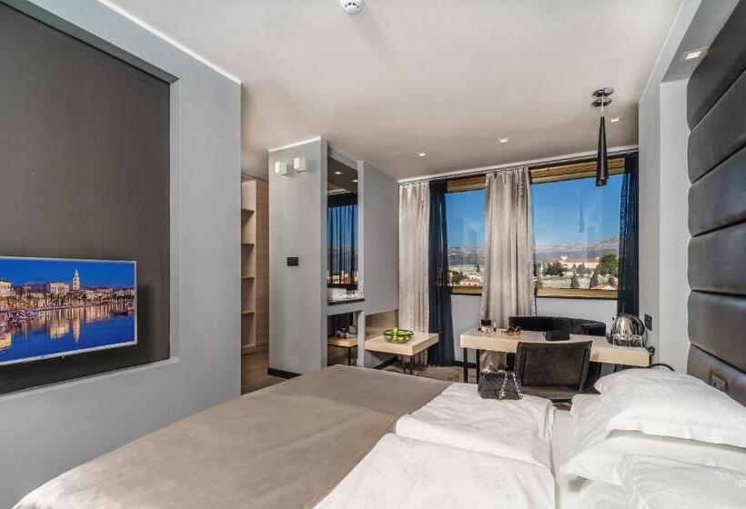 Люкс Вид на Город, The View Luxury Rooms