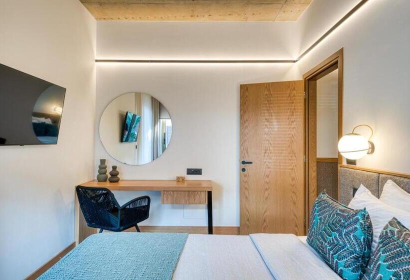 Люкс Повышенной Комфортности, Capital Luxury Suites