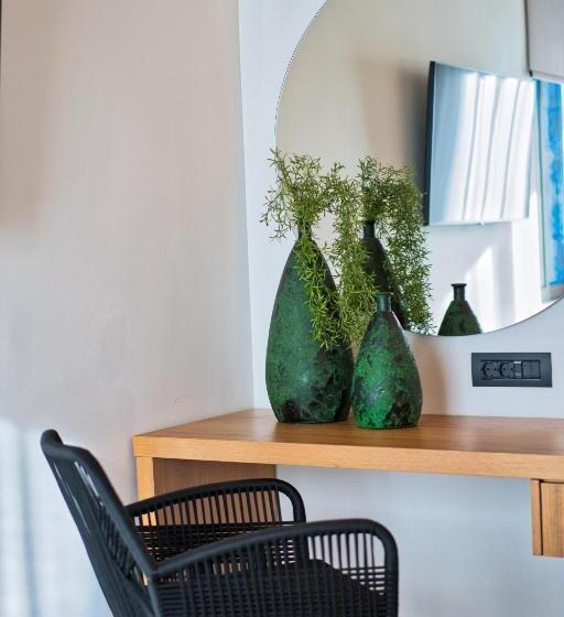 Deluxe люкс с видом, Capital Luxury Suites