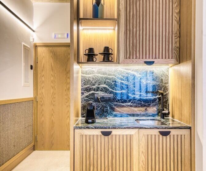 Полулюкс Вид на Сад, Capital Luxury Suites