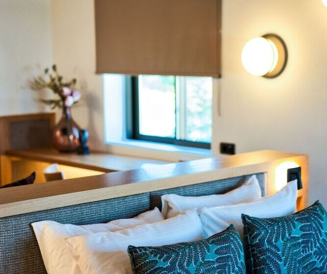 Deluxe люкс с видом, Capital Luxury Suites