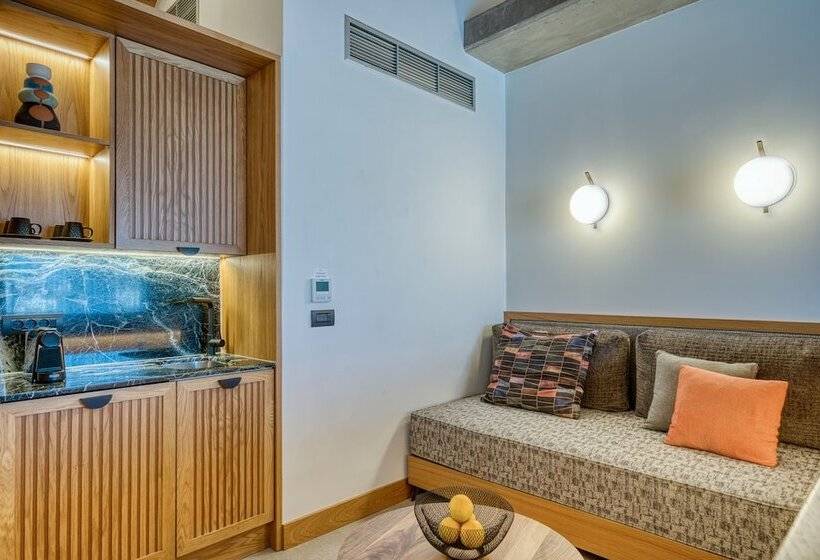 Полулюкс Боковой Вид на Море, Capital Luxury Suites