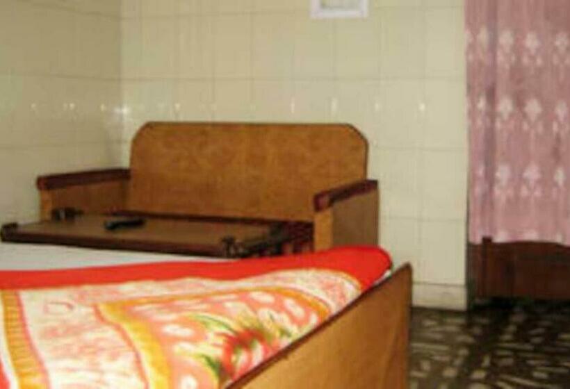 Номер Deluxe, Grg Kunj Residency Mathura Near Railway Juction 950m