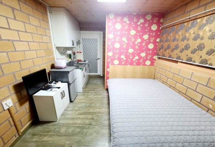 スタンダードルーム, Gapyeong Chorok Jeongwon Gyegok Dokchae Pension