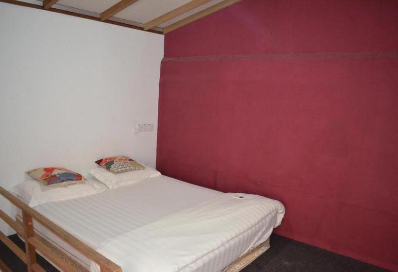 Четырехместный Номер Стандарт, Dou Houz   Hostel