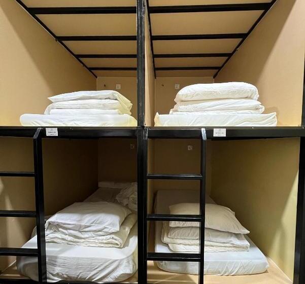 Кровать в Общей Комнате, Dou Houz   Hostel