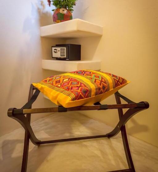 スーペリアの４人部屋, El Pueblito
