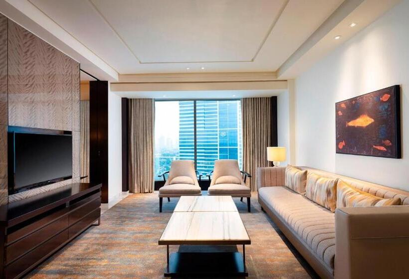 Люкс Клуб, Sheraton Grand Jakarta Gandaria City