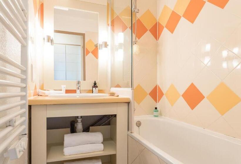 Superior 2-bedroom flat with sea view, Residence La Palme D Azur Cannes Verrerie