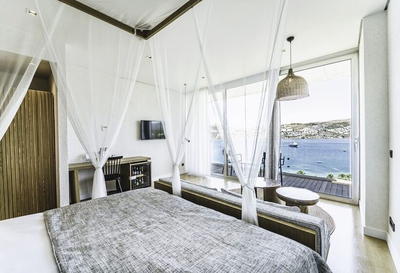 Номер Deluxe Вид на Море с Балконом, Cape Bodrum Luxury Hotel & Beach