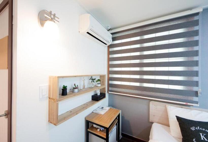 Quarto Triplo Estandar, K Guesthouse Dongdaemun