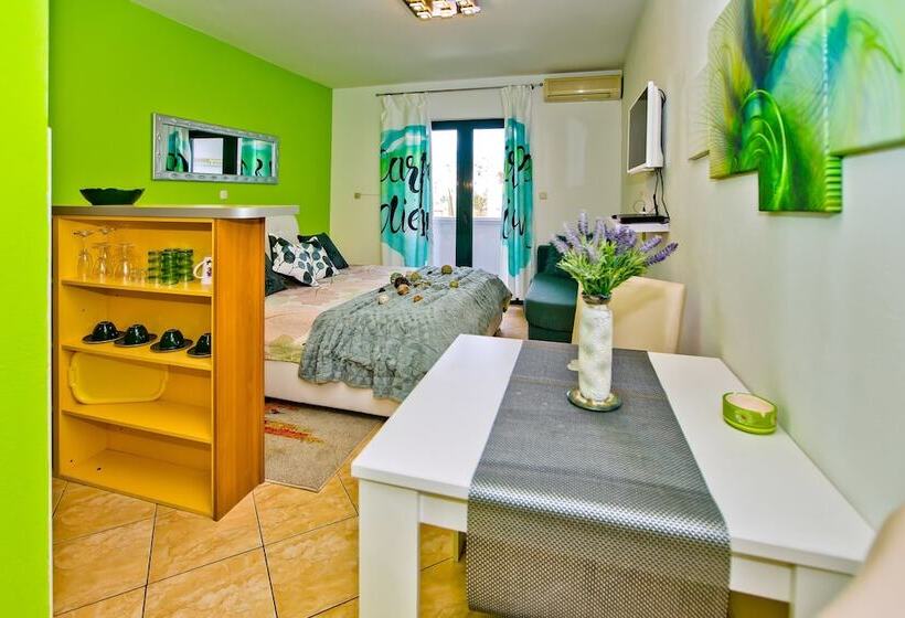 Студия Премиум, Villa Softic