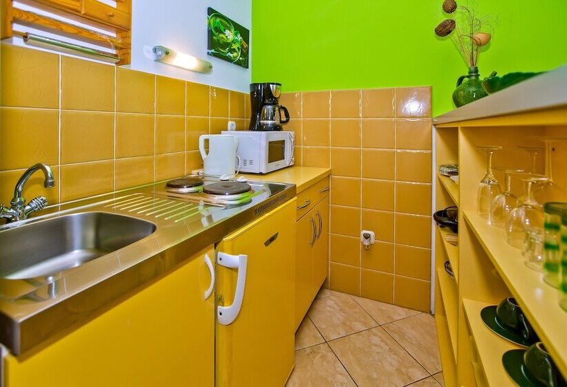 Студия Премиум, Villa Softic