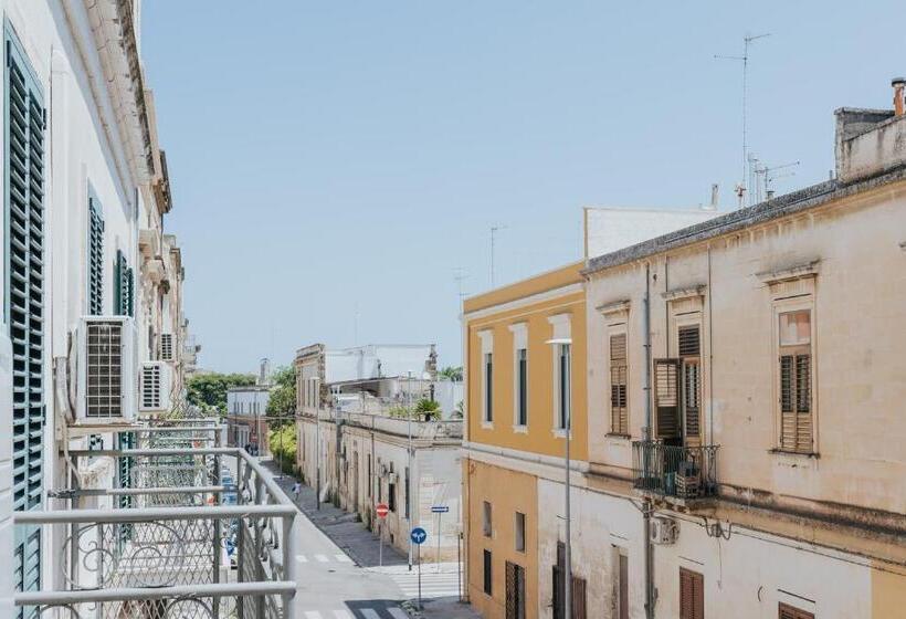 اتاق لوکس با وان آب گرم, B&b Nuovo Reale   Centro Storico