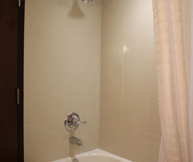 Президентский Люкс, Comfort Inn & Suites Edmonton International Airport