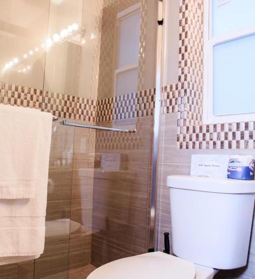 נוף לבריכה, Caribbean Resort Suites