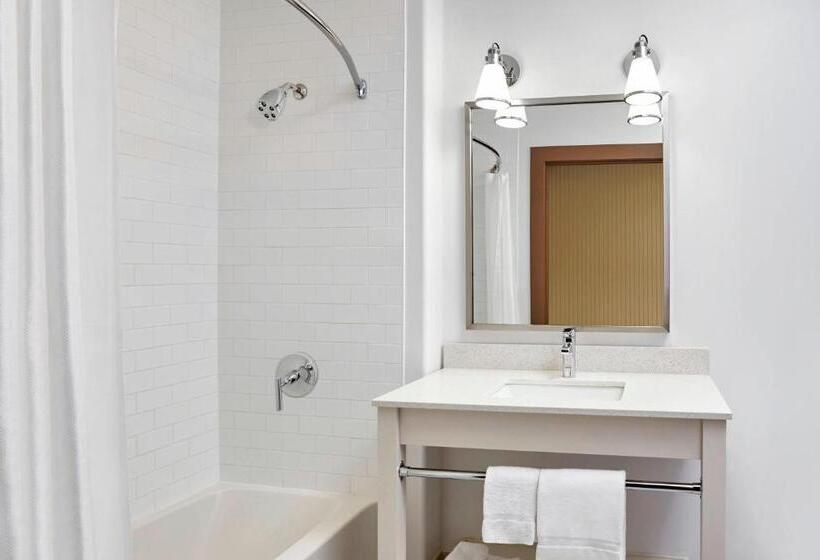 Стандартный Номер Кровать Кинг, Four Points By Sheraton Regina