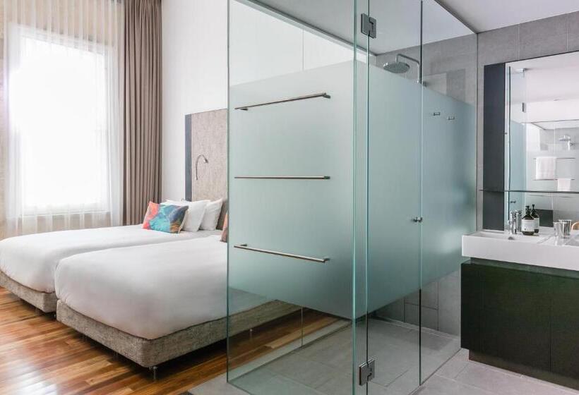 스탠다드 룸 킹사이즈 침대, The Old Clare Hotel, Independent Collection By Evt