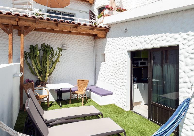 スタンダードスタジオ, Apartamentos Natalis