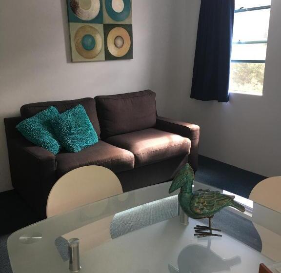 Апартаменты Deluxe 1 Спальня, Chez Noosa Resort Motel