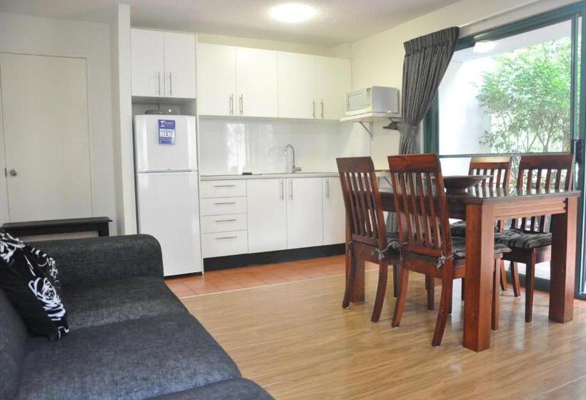 Апартаменты Deluxe 1 Спальня, Chez Noosa Resort Motel